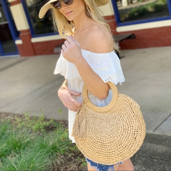 LAST ONE! Spring and Summer Must Have Straw Bag - Picture 3 of 4